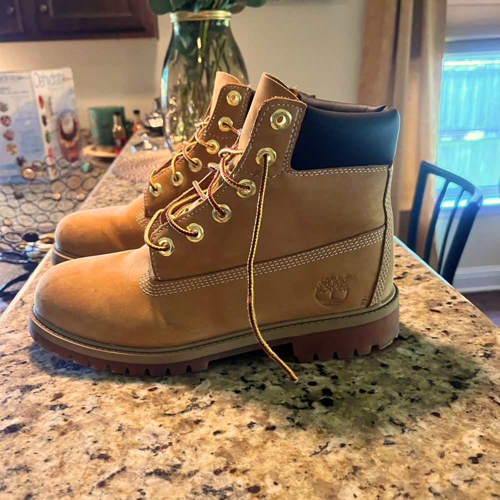 Boys size 6 timberland boats worn once
